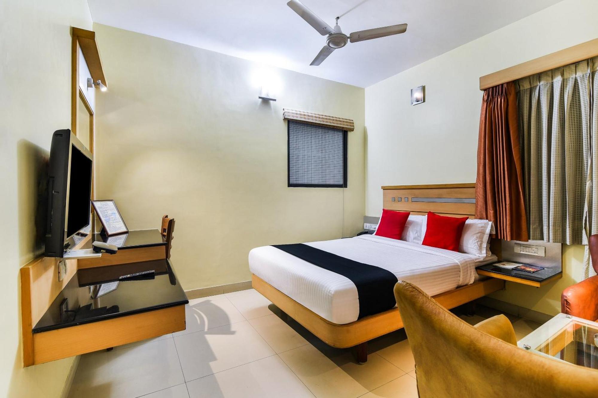 Hotel Super Capital O Grand Plaza Coimbatore Zewnętrze zdjęcie