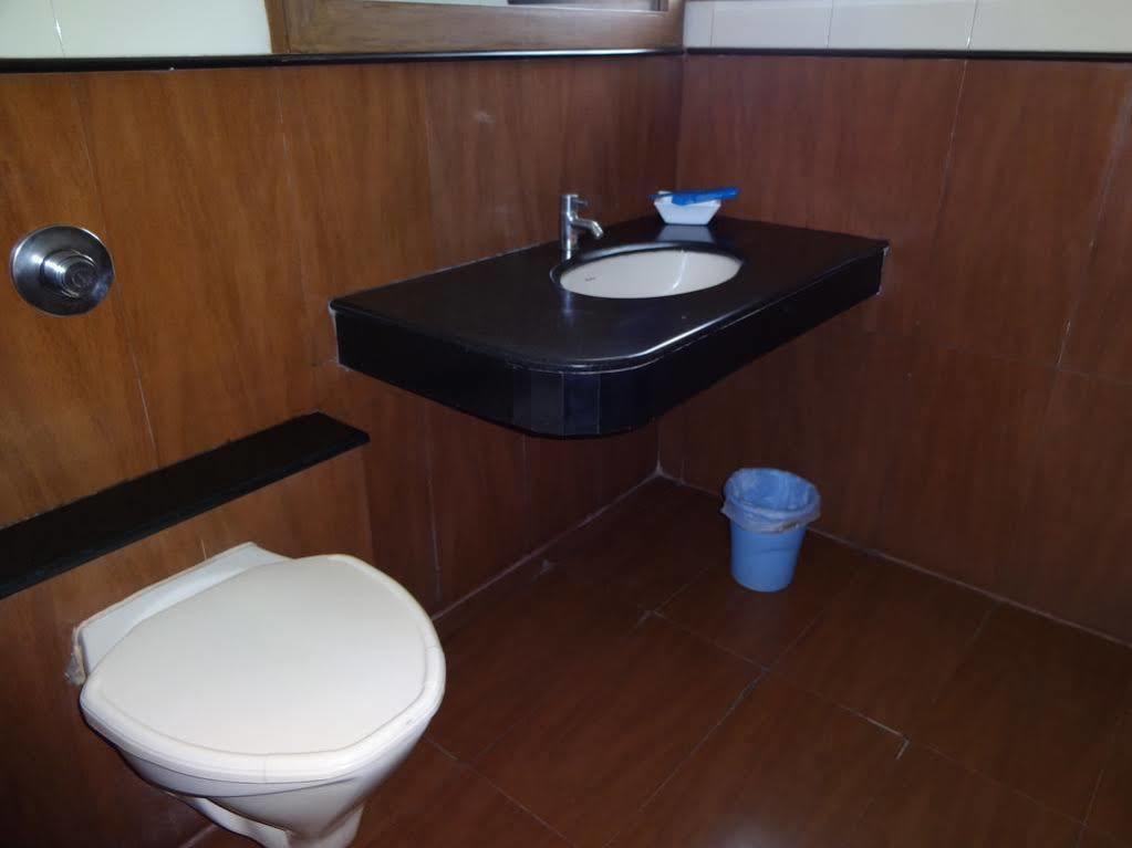 Hotel Super Capital O Grand Plaza Coimbatore Zewnętrze zdjęcie