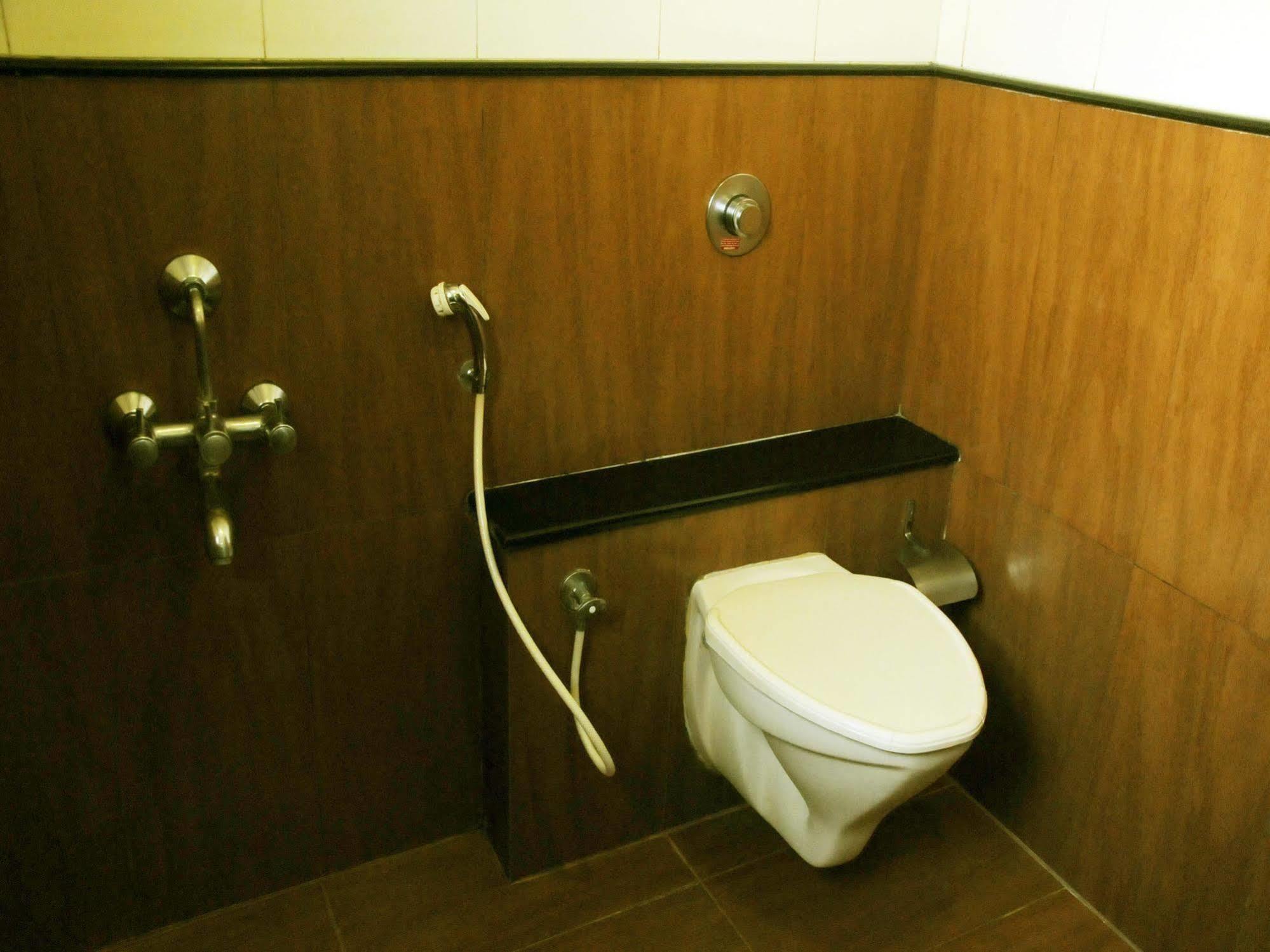 Hotel Super Capital O Grand Plaza Coimbatore Zewnętrze zdjęcie
